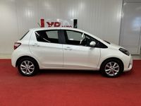 käytetty Toyota Yaris 1,5 Dual VVT-i Active Plus 5ov Multidrive S - Helmiäsvalkoinen