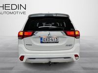 Käytetty Mitsubishi Outlander P-HEV Invite+ 135 HP (99 kW) 2019 Valkoinen Katumaasturi