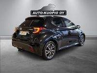 Käytetty Toyota Yaris Hybrid Plus 116 HP (85 kW) 2021 Musta Viistoperä
