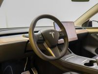 käytetty Tesla Model Y Long Range Dual Motor AWD / 20' Induction / AMD Ryzen / Autopilot / Ilmalämpöpumppu / Premium Audio / 2 x Vanteet