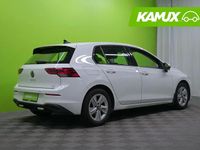 Käytetty VW Golf VIII Comfortline 131 HP (96 kW) 2023 Valkoinen Sedan