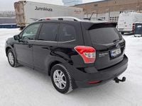 Käytetty Subaru Forester 150 HP (110 kW) 2014 Katumaasturi