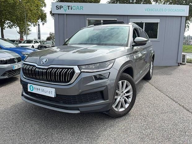 Gris Utilisé 2023 Skoda Kodiaq Style SUV | 37 590 € (Prix juste) - Image 1/4