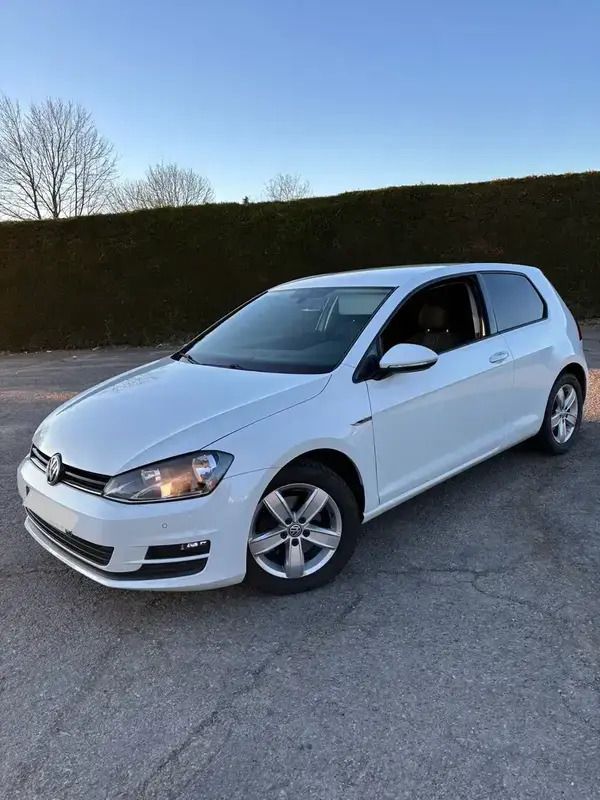Utilisé 2016 VW Golf VII LOUNGE Berline | 9 900 € (Prix juste) - Image 1/4
