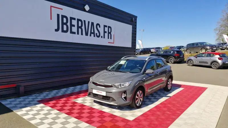 Utilisé 2022 Kia Stonic Active SUV | 14 990 € (Prix juste) - Image 1/4
