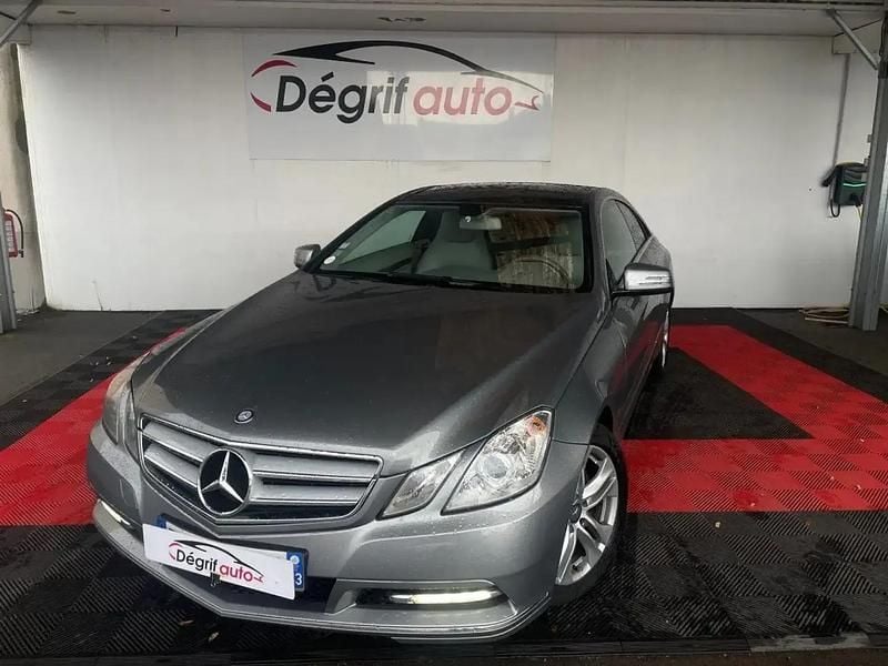 Gris Utilisé 2012 Mercedes E300 Executive Berline | 12 990 € - Image 1/4