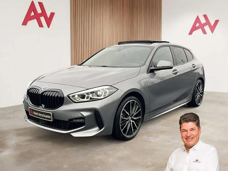 Gris Occasion 2024 BMW 118 M Sport Citadine | 29 990 € (Bon prix) - Image 1/4