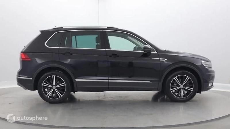 Noir Utilisé 2019 VW Tiguan Exclusive SUV | 26 899 € (Prix juste) - Image 1/4