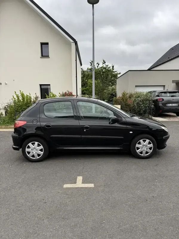Image 2/4