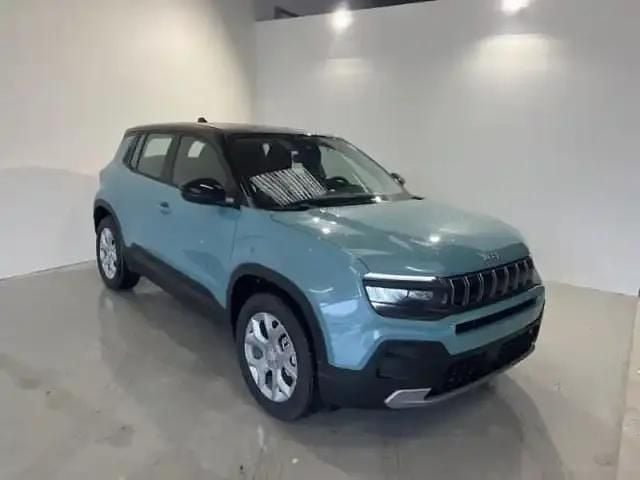 Lake métallisé Utilisé 2024 Jeep Avenger EV Altitude SUV | 26 990 € - Image 1/4