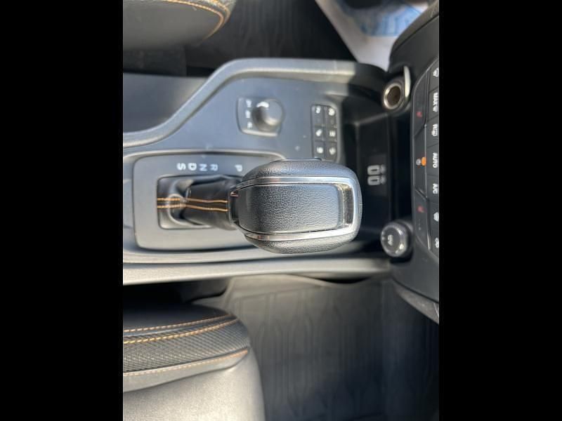 Image 4/4