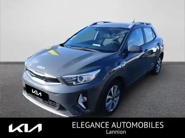 Rouge grenadine métallisé Occasion 2023 Kia Stonic Active SUV | 16 780 € (Prix juste) - Image 1/4