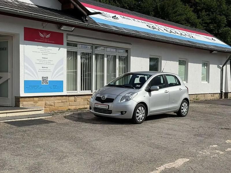 Gris Utilisé 2008 Toyota Yaris Team Citadine | 4 499 € (Prix juste) - Image 1/4