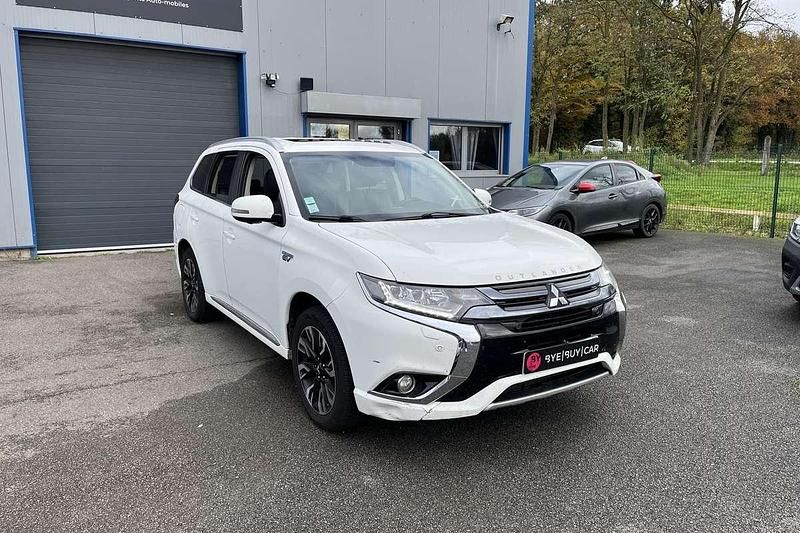 Occasion Mitsubishi Outlander P-HEV Instyle 121 ch (88 kW) 2015 Blanc SUV