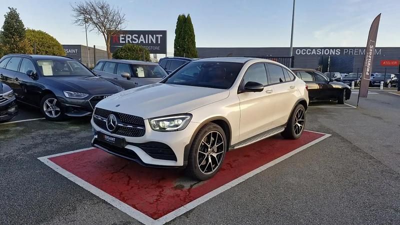 Blanc Occasion 2019 Mercedes 300 AMG line Berline | 37 490 € - Image 1/4