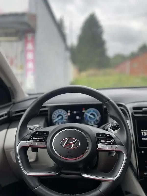 Image 2/4