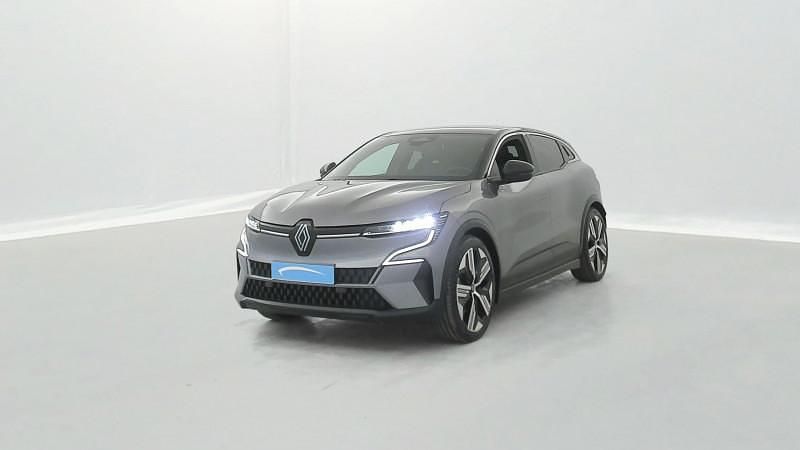 Gris Utilisé 2022 Renault Mégane Iconic Berline | 24 090 € (Prix juste) - Image 1/4