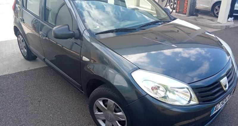 Gris Utilisé 2009 Dacia Sandero Citadine | 3 900 € - Image 1/4