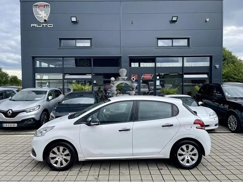 Blanc Utilisé 2015 Peugeot 208 Citadine | 7 790 € (Prix juste) - Image 1/4