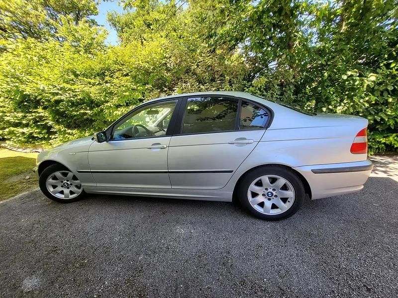 Gris Utilisé 2005 BMW 320 Berline | 6 000 € - Image 1/4