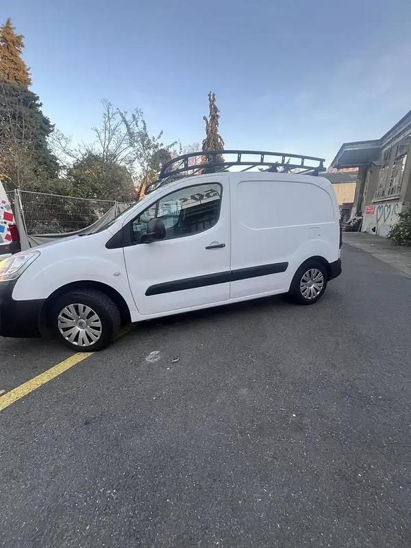 Occasion Citroën Berlingo Feel 99 ch (72 kW) 2018 Blanc Monospace
