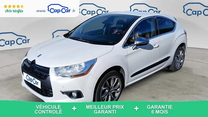 Blanc Utilisé 2012 Citroën DS4 Sport Chic Citadine | 7 990 € - Image 1/4