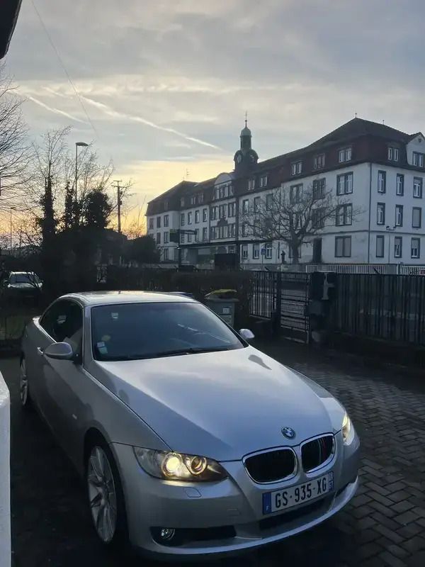 Utilisé 2009 BMW 320 Cabriolet Cabriolet | 11 500 € - Image 1/4