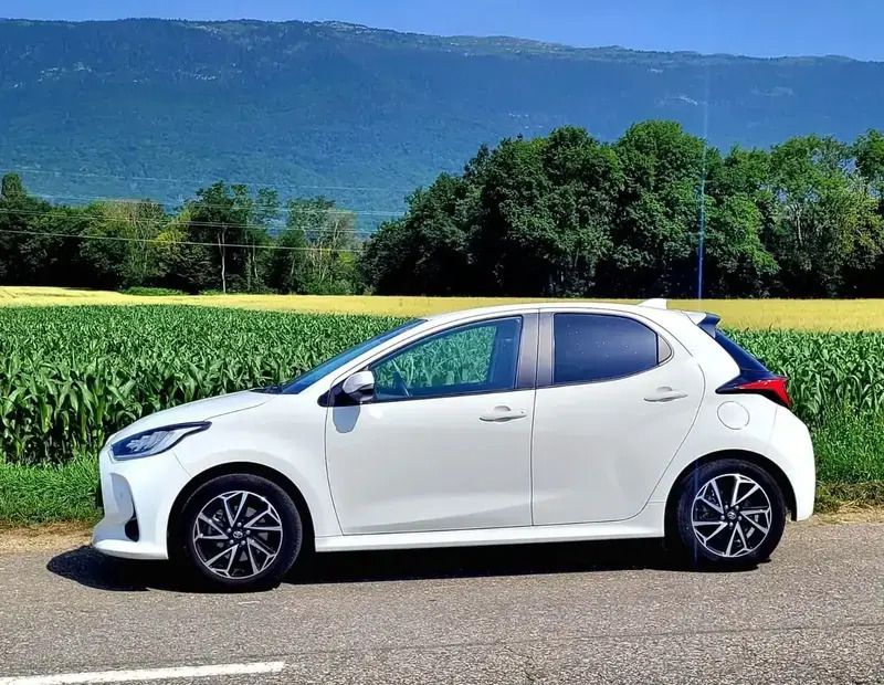 Blanc Utilisé 2022 Toyota Yaris Design Berline | 18 900 € (Bon prix) - Image 1/4