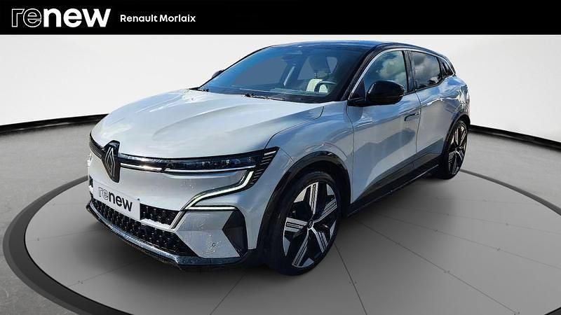 Gris Utilisé 2022 Renault Mégane Iconic Berline | 23 990 € (Prix juste) - Image 1/4