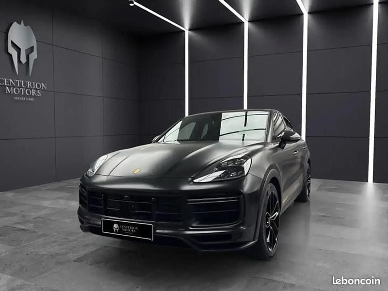 Noir Utilisé 2022 Porsche Cayenne Turbo GT SUV | 189 900 € (Prix juste) - Image 1/4