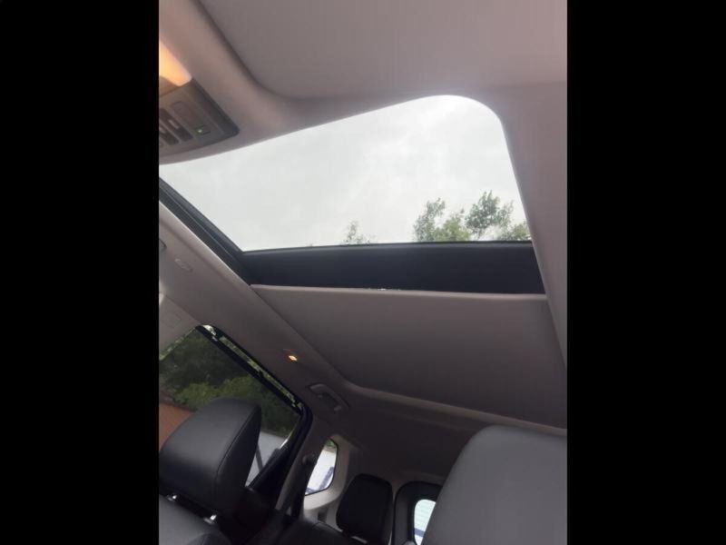 Image 2/4