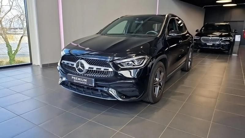 Noir Occasion 2021 Mercedes 220 AMG line SUV | 39 900 € - Image 1/4