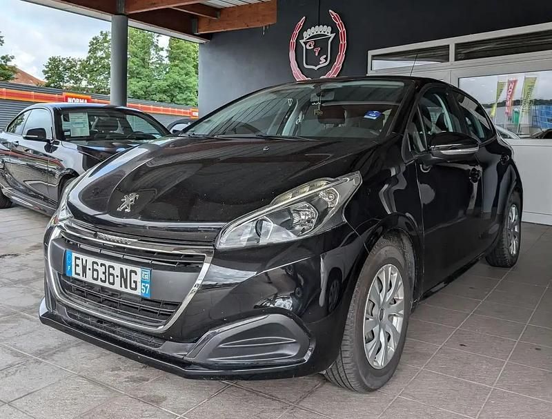 Noir Utilisé 2015 Peugeot 208 Active Citadine | 5 900 € (Bon prix) - Image 1/4
