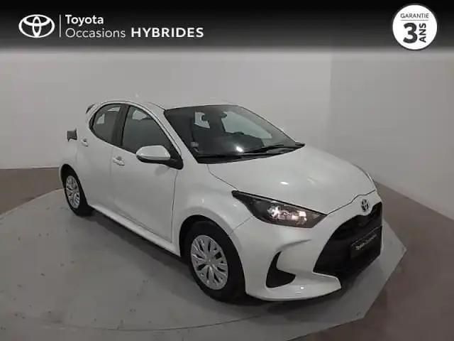 Occasion Toyota Yaris Hybrid 92 ch (67 kW) 2023 Blanc lunaire (n) Berline