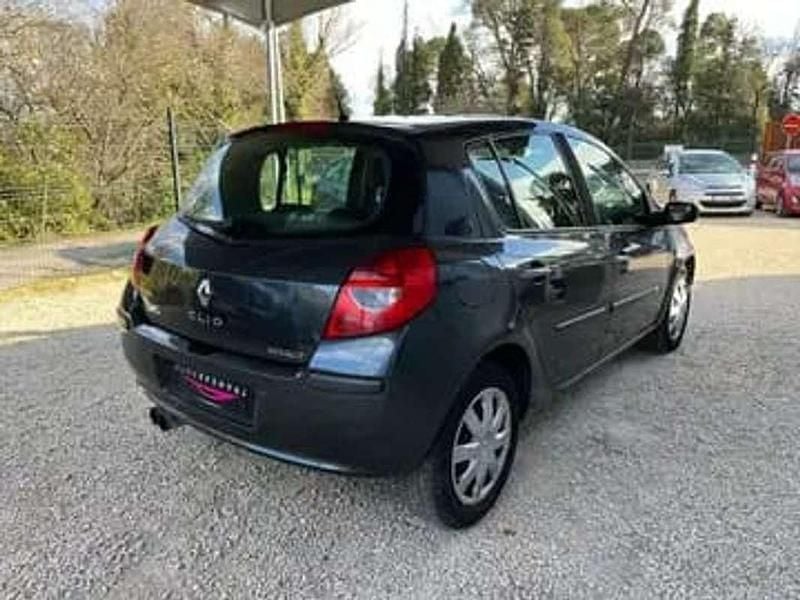 Occasion Renault Clio II Dynamique 68 ch (50 kW) 2006 Berline