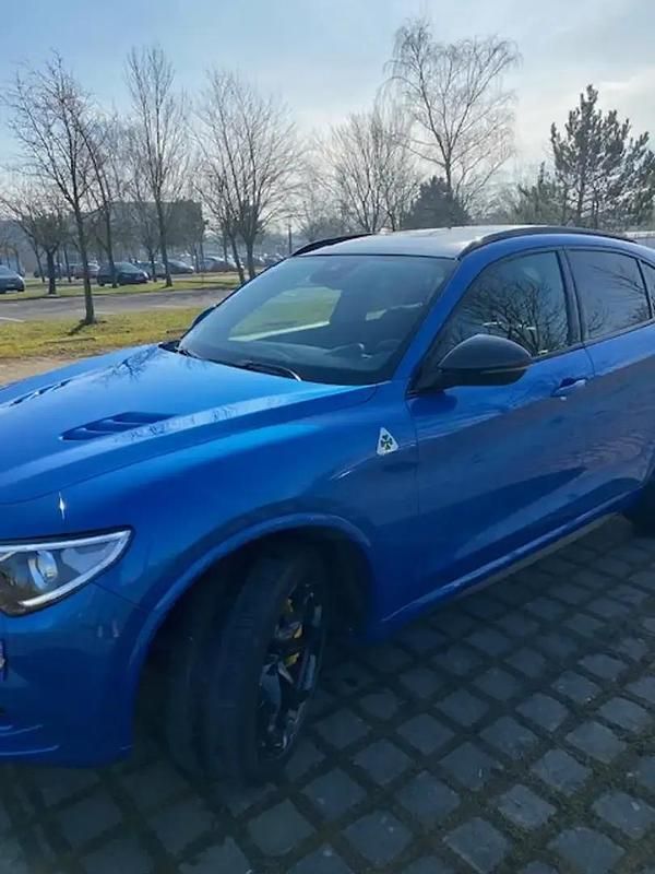 Bleu Utilisé 2019 Alfa Romeo Stelvio Quadrifoglio SUV | 58 000 € (Prix assez cher) - Image 1/4