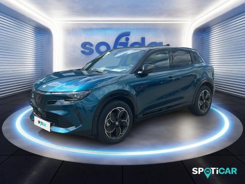 Noir Nouvelle 2025 Alfa Romeo Junior Premium SUV | 42 900 € (Prix assez cher) - Image 1/3