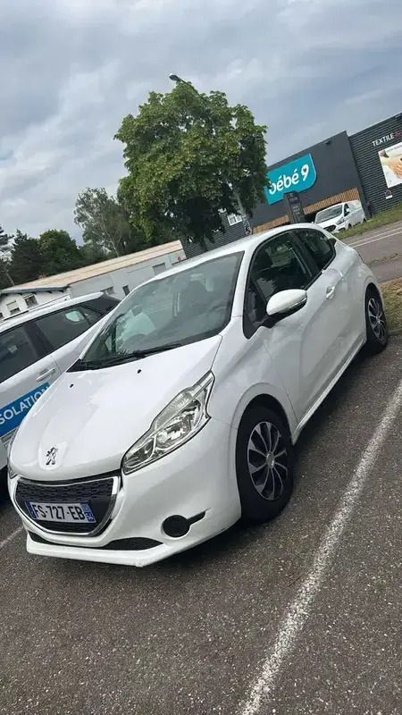 Utilisé 2014 Peugeot 208 Citadine | 4 500 € (Bon prix) - Image 1/4