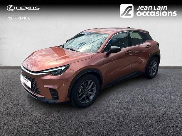 Utilisé 2024 Lexus LBX Business Edition SUV | 30 990 € (Prix juste) - Image 1/4
