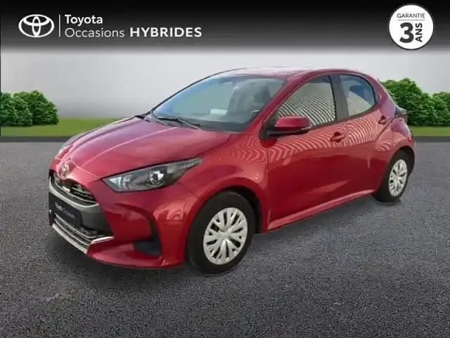 Occasion Toyota Yaris Hybrid 116 ch (85 kW) 2024 Rouge intense (n) Berline