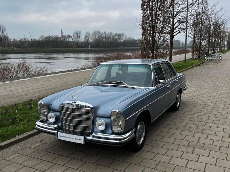Bleu Utilisé 1972 Mercedes 280 SE Berline | 35 000 € - Image 1/4
