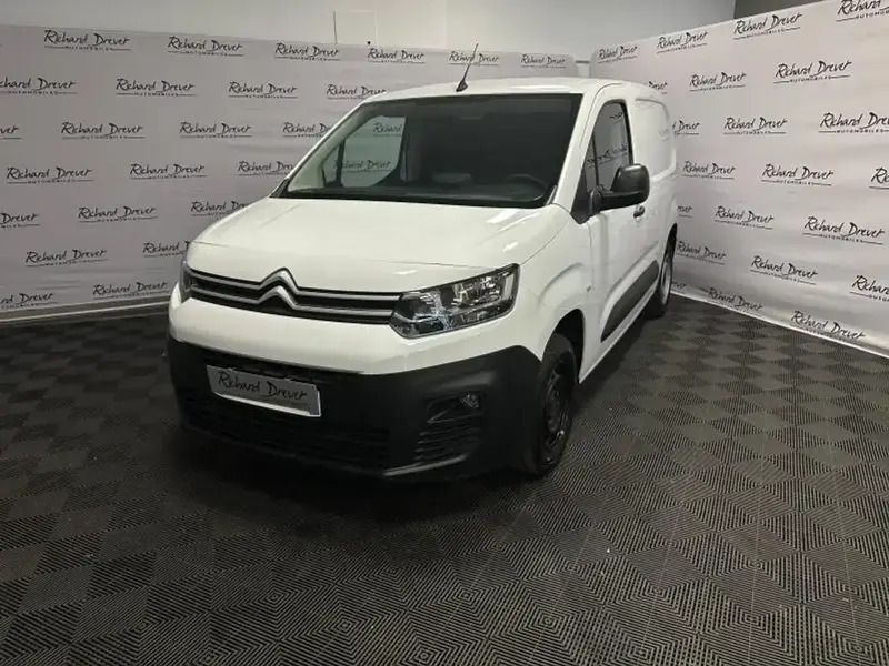 Blanc Utilisé 2023 Citroën Berlingo Monospace | 19 990 € - Image 1/4