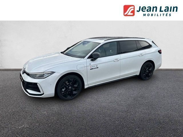 Utilisé 2024 VW Passat R-line Berline | 58 900 € - Image 1/4