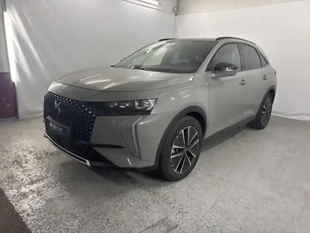 Gris laqué (m) Occasion 2025 DS Automobiles DS7 Crossback SUV | 39 990 € (Prix juste) - Image 1/4