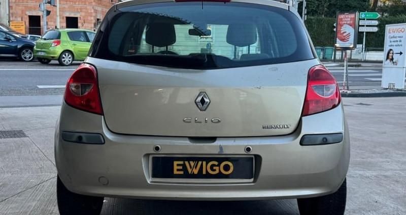 Occasion Renault Clio II 107 ch (78 kW) 2007 Beige Berline