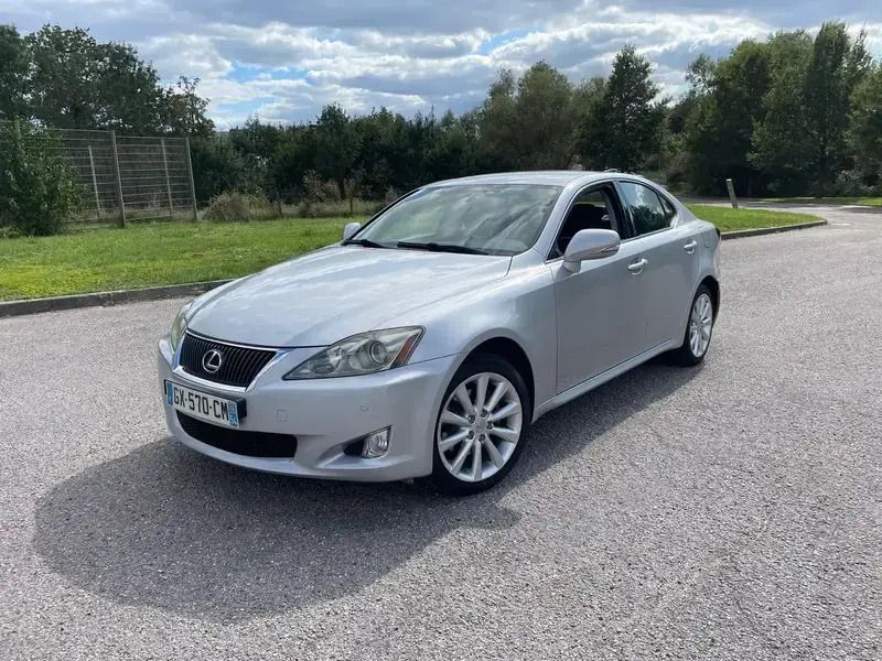 Utilisé 2010 Lexus IS220d Executive Line Berline | 3 700 € - Image 1/4