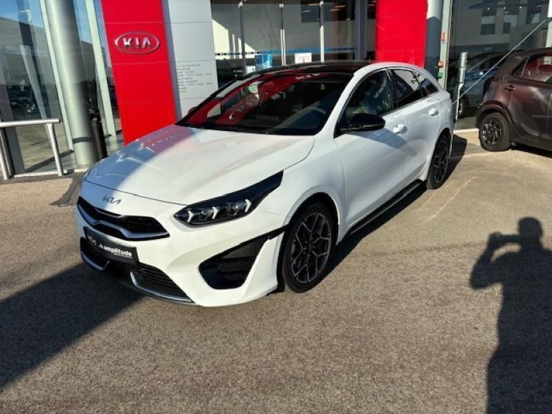 Blanc Utilisé 2024 Kia ProCeed GT-Line Citadine | 32 499 € (Prix assez cher) - Image 1/4