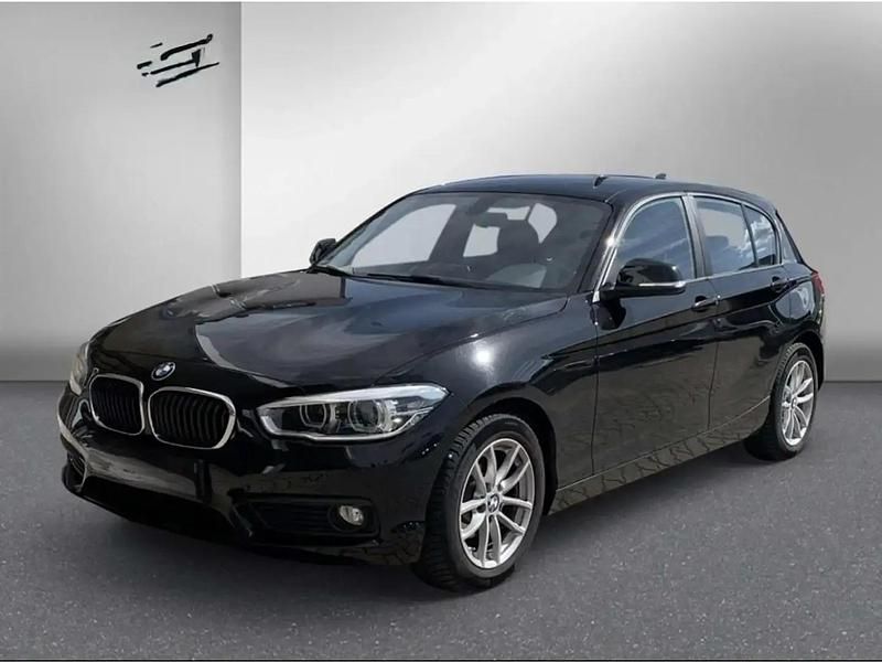 Noir Utilisé 2016 BMW 118 Sport Line Citadine | 18 990 € (Prix juste) - Image 1/4