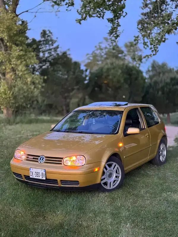 Jaune Utilisé 2000 VW Golf IV GTI Berline | 9 990 € - Image 1/4