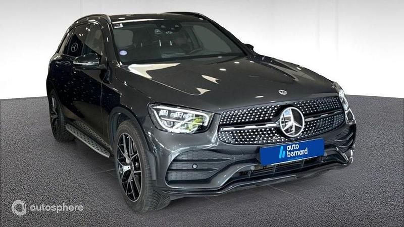 Gris Utilisé 2022 Mercedes GLC300e AMG line SUV | 45 990 € (Prix juste) - Image 1/4